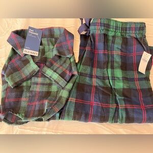 Old Navy Women’s Plaid Pajama Pants And Matching Pet Top